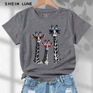 BRAND NEW SHEIN Giraffe Tee 🦒